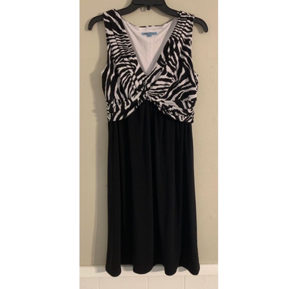 Maggy Boutique Black Zebra V neck dress SZ 10